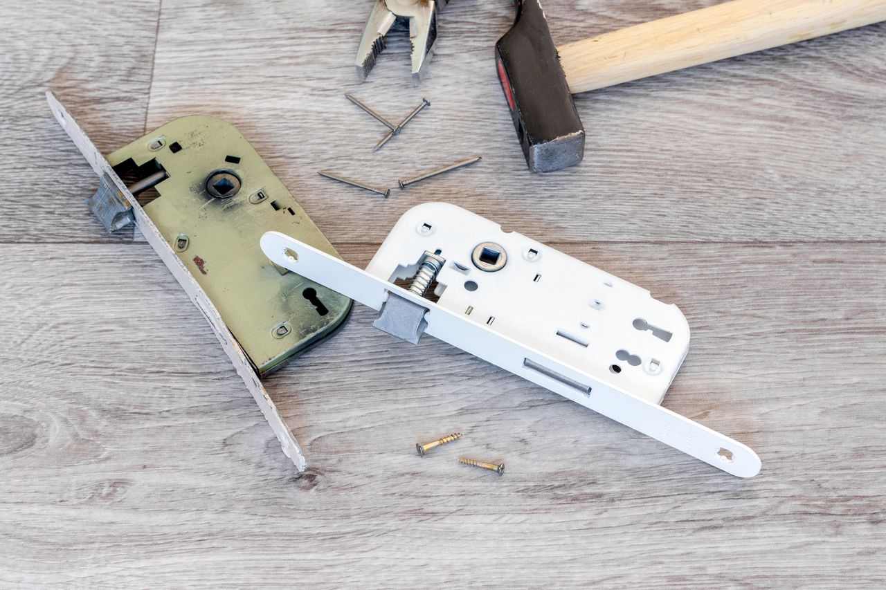 Comparaison de deux serrures à larder