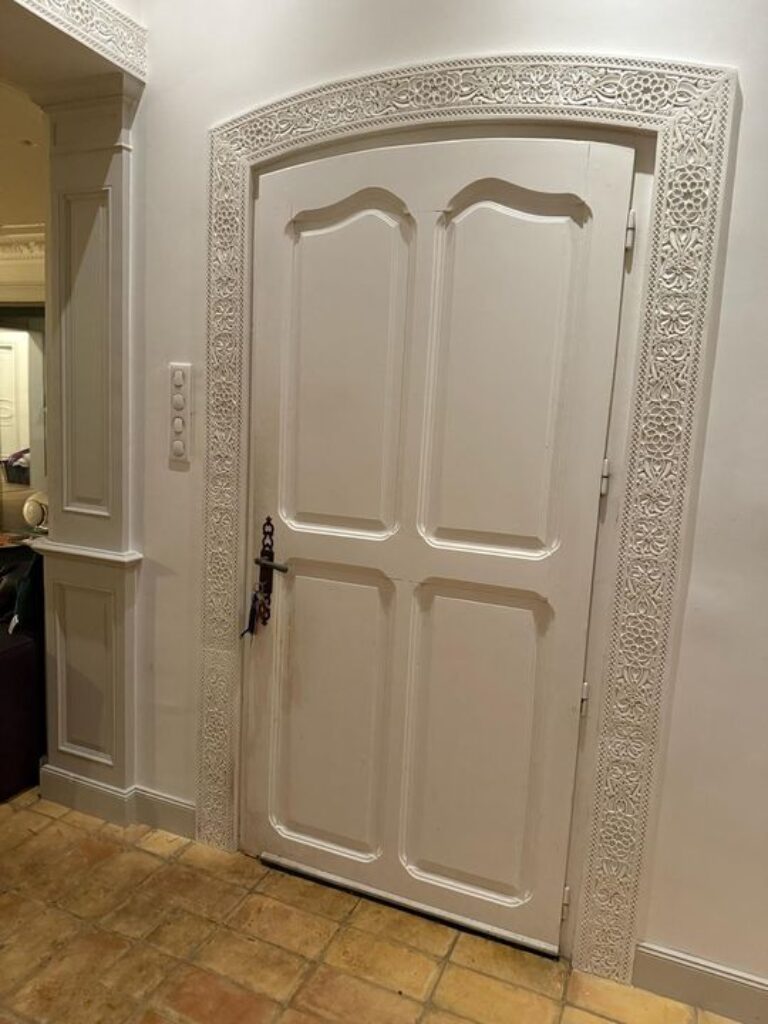 moulures d'encadrement de porte