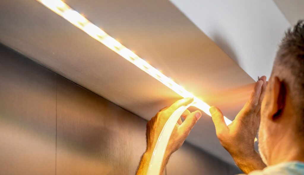 ruban led sous étagère