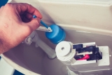 Une chasse d’eau qui fuit, que faire ?