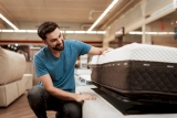 Pourquoi choisir un bon matelas est-il important pour son dos ?