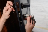 Changer une porte intérieure : les erreurs qui coûtent cher