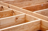 Comment calculer le solivage d’un plancher en bois ?